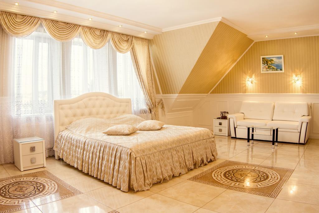 Felisa Hotel Charkiv Rum bild